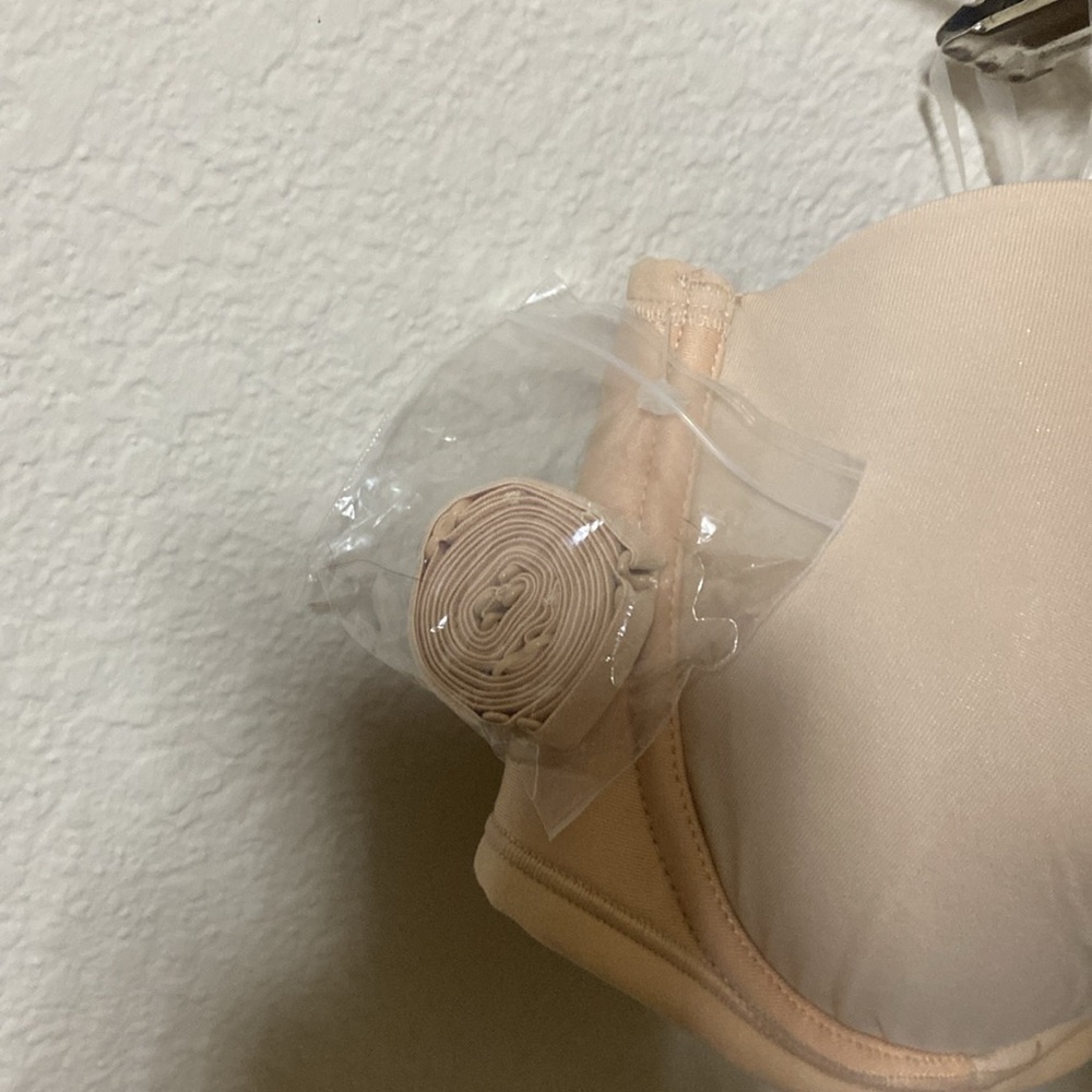 🎈NWT Vanity Fair Women's Cream Strapless No Slip Bra! - Picture 6 of 9